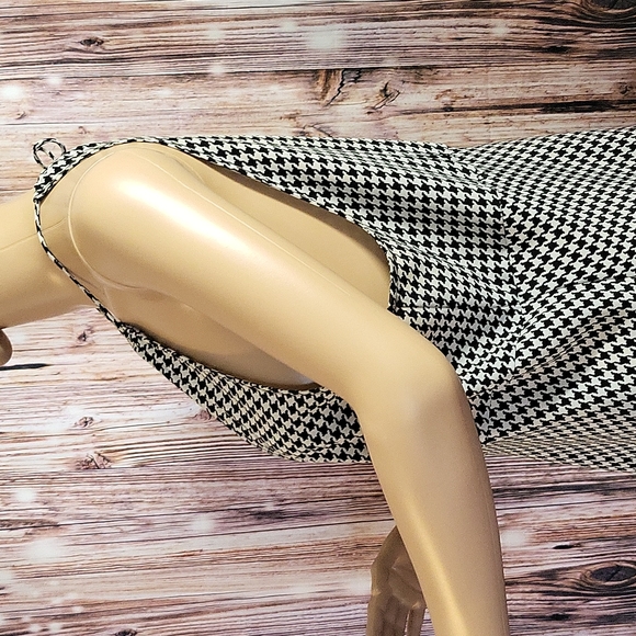 NWOT New York & Company Women's Black and white Halter Maxi Dress Size 16 - Picture 7 of 11